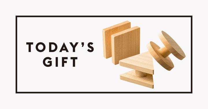 〈woomb brocante〉のケーブルクリップ