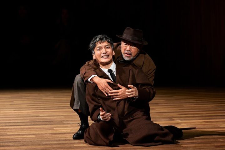 娘のジェシカが駆け落ちし、怒りに震えるシャイロック 舞台『ヴェニスの商人』