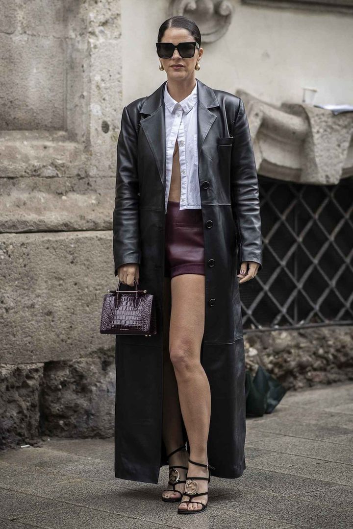 画像: バーガンディの魅力が引き立つ辛口スタイル