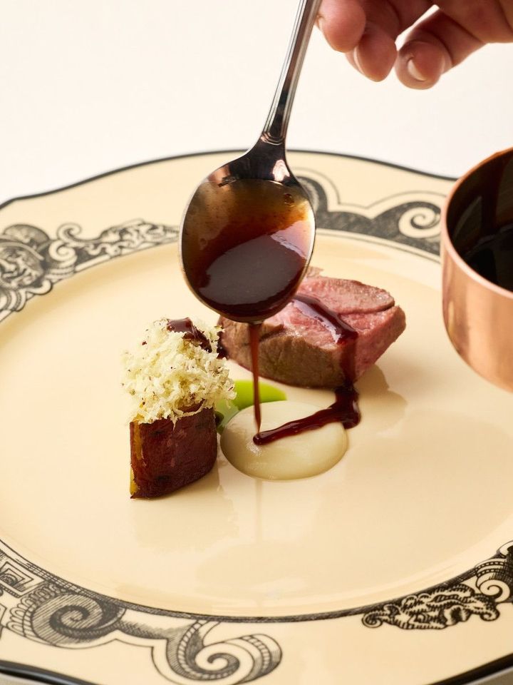 ランチ ￥18,000、ディナー ￥35,000（税込･サービス料別）のコースの一部