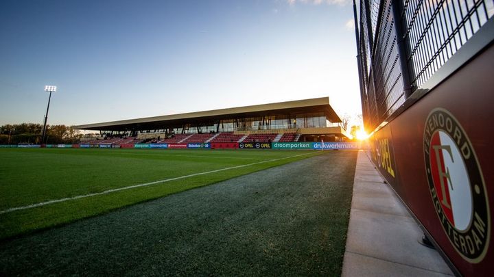 日本の高校生90人が日本代表FWのクラブを現地で応援！