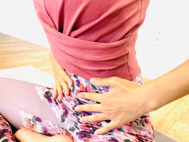 5分ヨガ 腸活 胡坐姿勢でカパラバディ