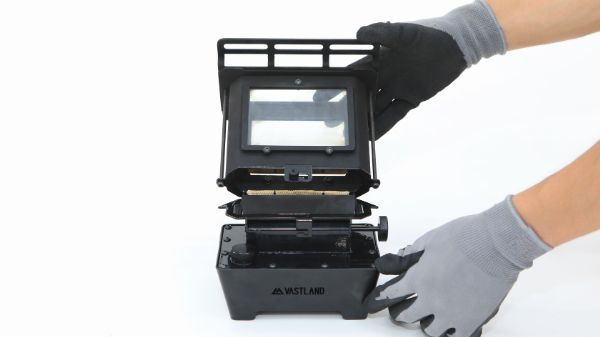 冬キャンプの寒さ対策はこれで安心！1台で4役こなす「アイロンストーブ」が優秀すぎる！