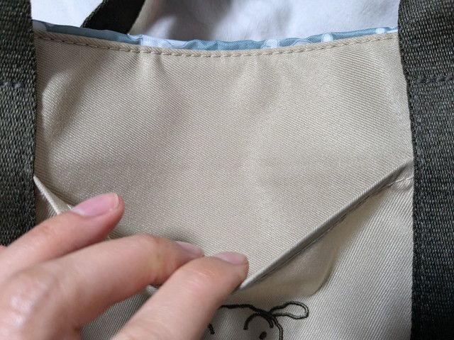 フロントポケット