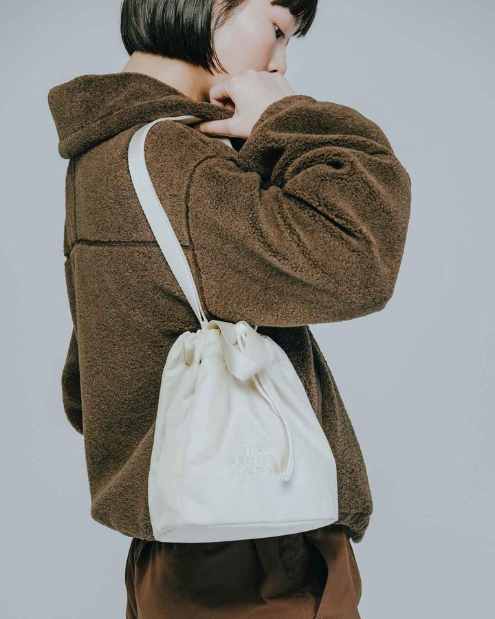 画像: バケットバッグ ミニ￥8,800（税込） 出典：ザ・ノース・フェイス