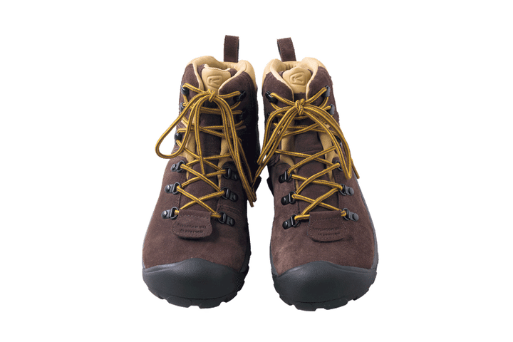 〈キーン〉 × 〈マウンテンリサーチ〉のトレッキングブーツ