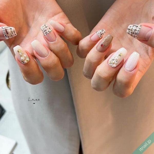 LAURA POMPONNEEが投稿したネイルデザイン [photoid:I0122709] via Itnail Design (744102)