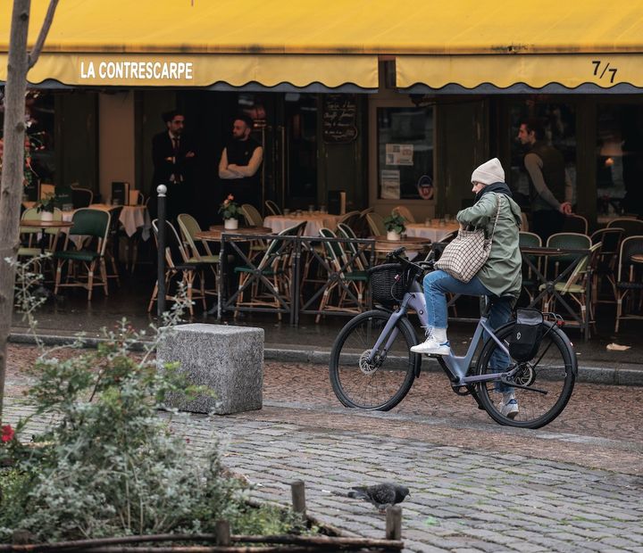 冬の初めのコーデは色使いがポイント！【パリジェンヌの一週間コーデ】