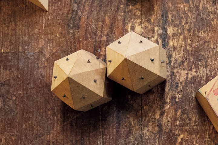 ドイツ〈クランツ商会〉の軸付きの木製模型