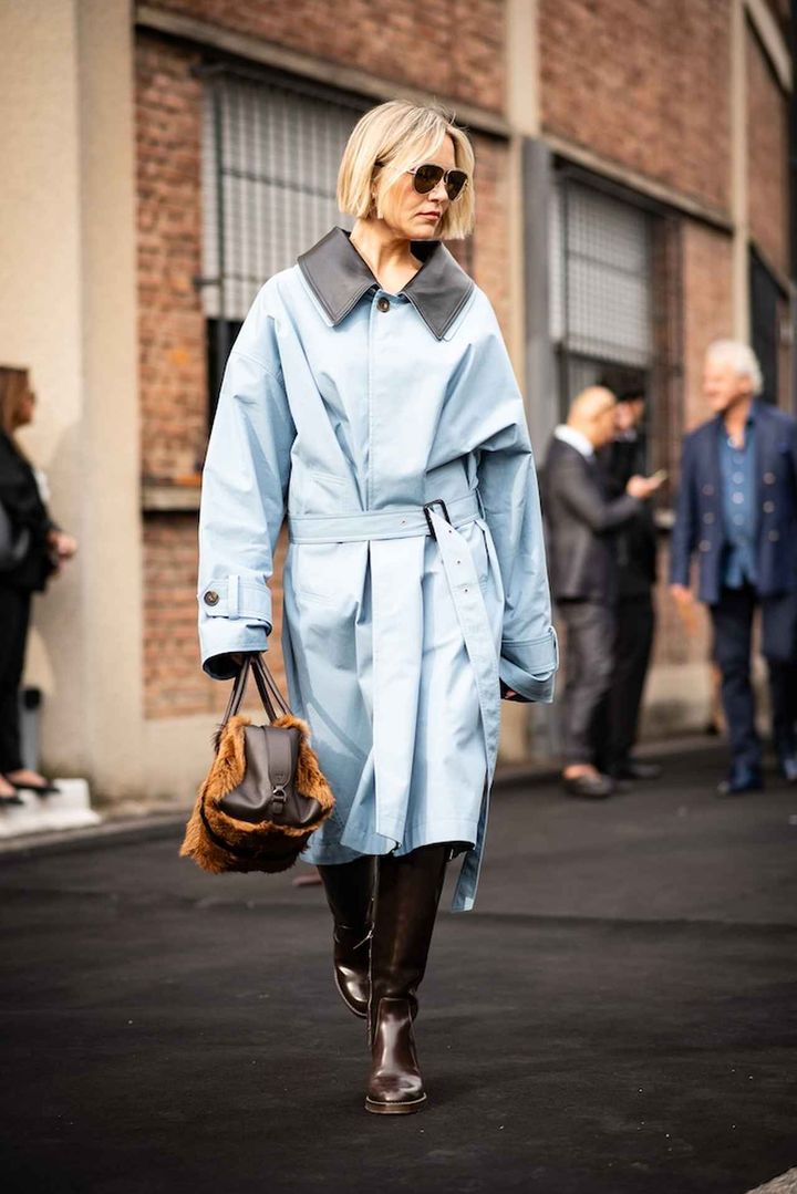 画像: レザー×シアリングバッグでシャープな印象に