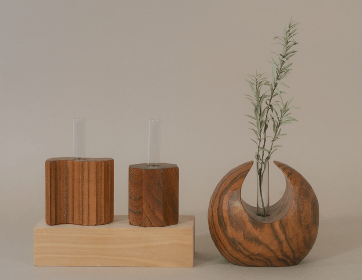 左から ウェーブ小（さくら） 1980円、八面カット（タブ）1650円、ラウンドシェープ（さくら）7150円 