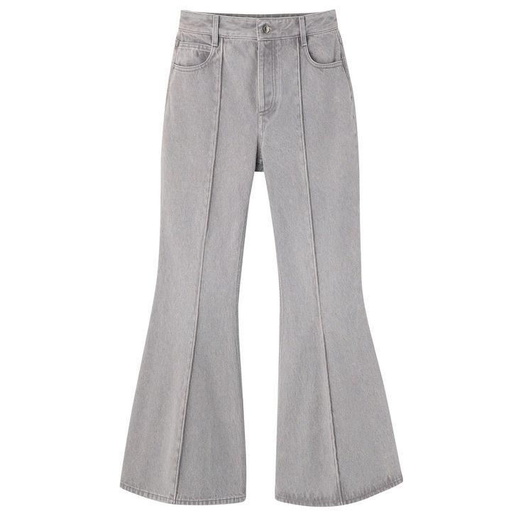 パンツ ￥182,600／BOTTEGA VENETA