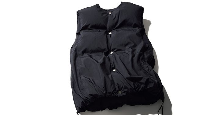 ミースロエのバルーンシルエットのダウンベスト