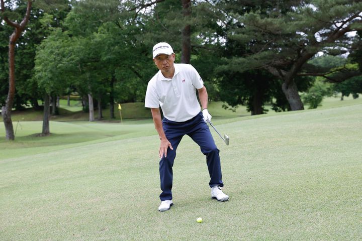 池やバンカーに要注意！ “左足上がり”から打つと、2番手以上飛ばなくなる!?