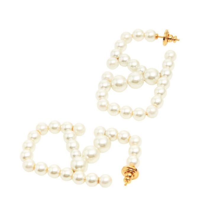 ヴァレンティノのVロゴ シグネチャー ピアス