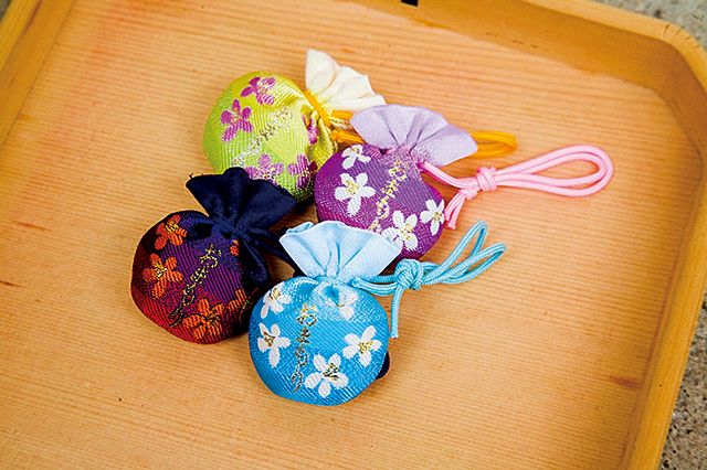 「きりしま花おまもり」1000円