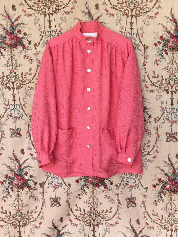 ラ バガテル 2025年春夏コレクションより。