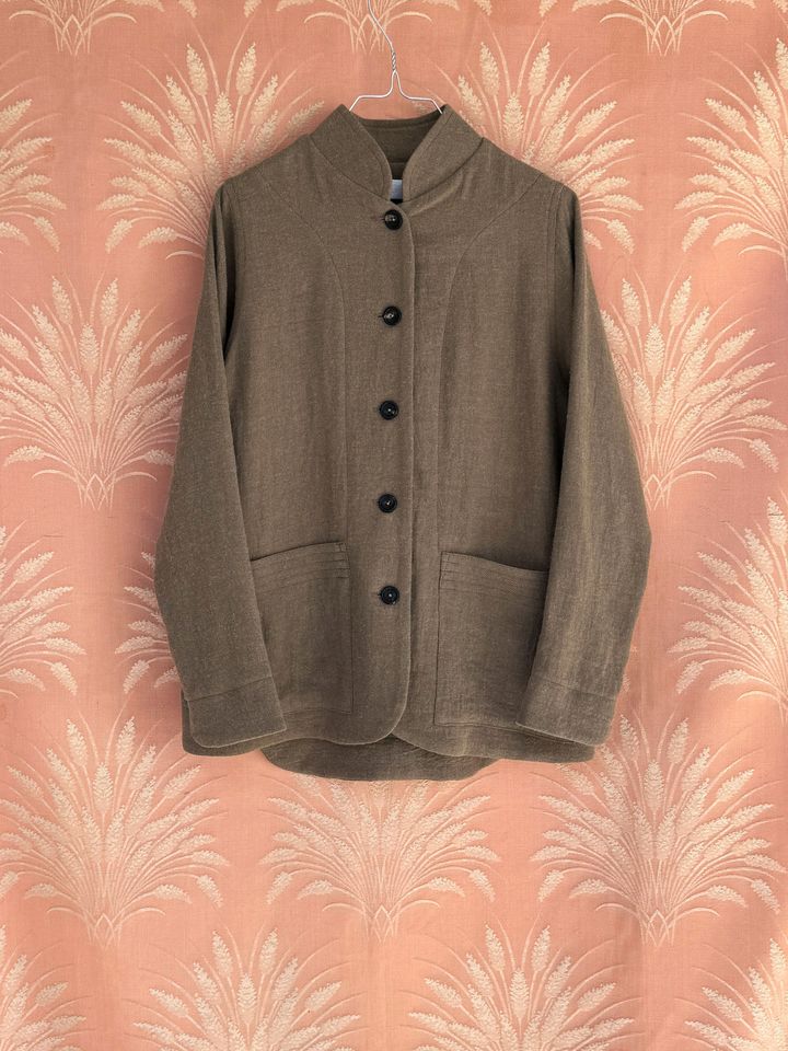 ラ バガテル 2025年春夏コレクションより。