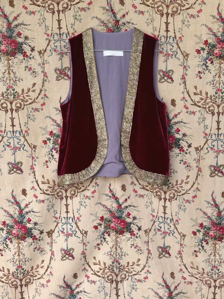 ラ バガテル 2025年春夏コレクションより。