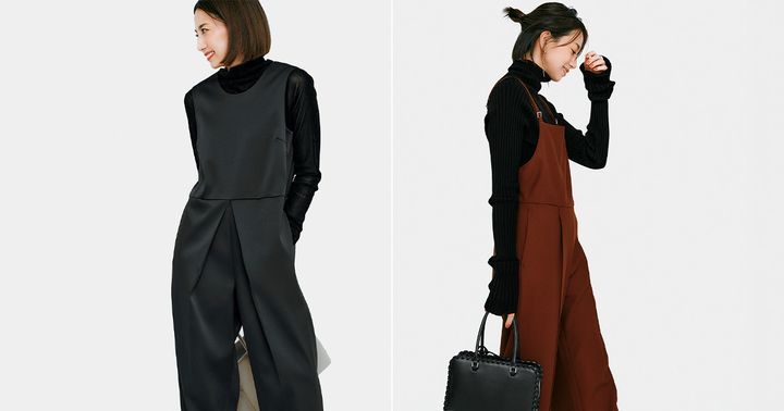 黒タートルにサロペットを合わせたサマ見えコーデ