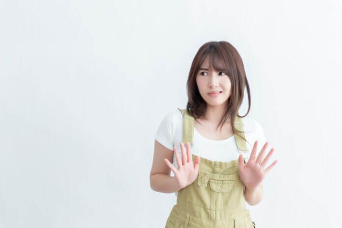 つい素っ気なくしてしまう… 好き避けする女性心理と特徴9つ