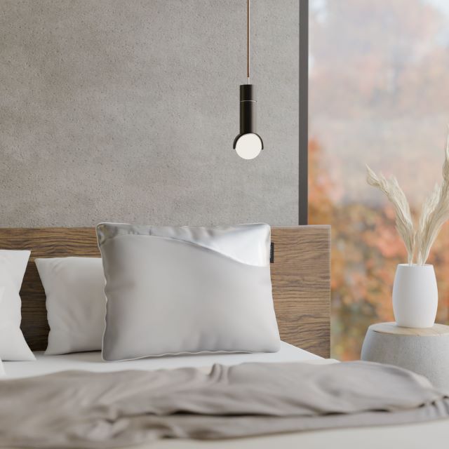 まくらカバー「NAGARERU」使用モデル