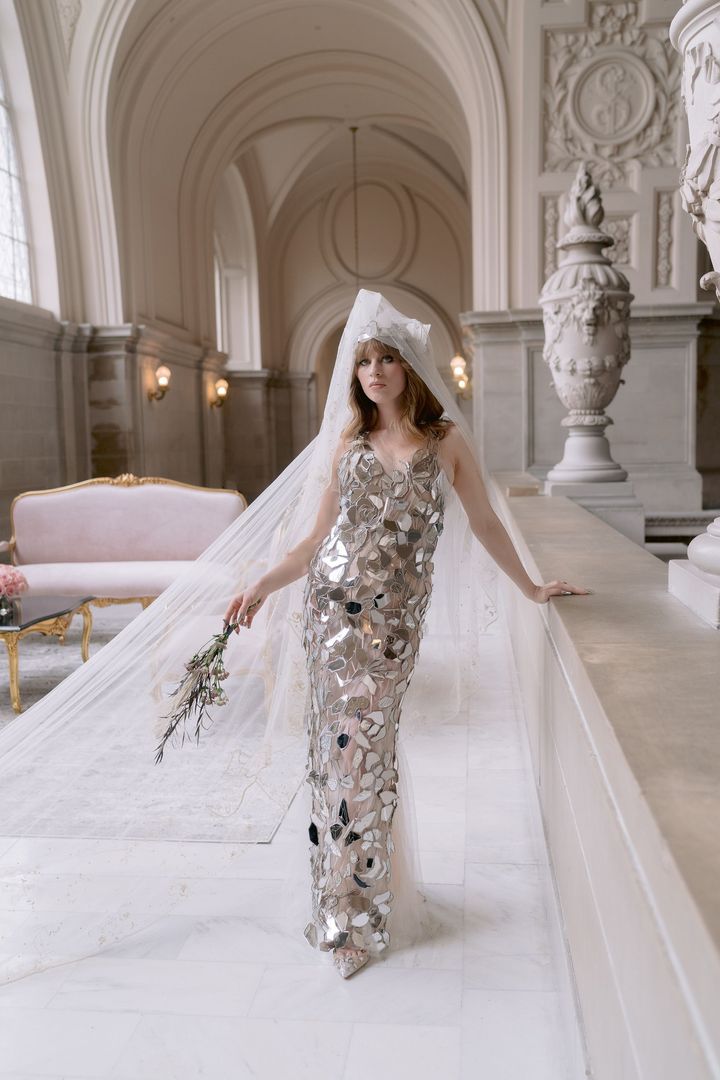 ウエディングドレス姿のアイビー・ゲッティ。