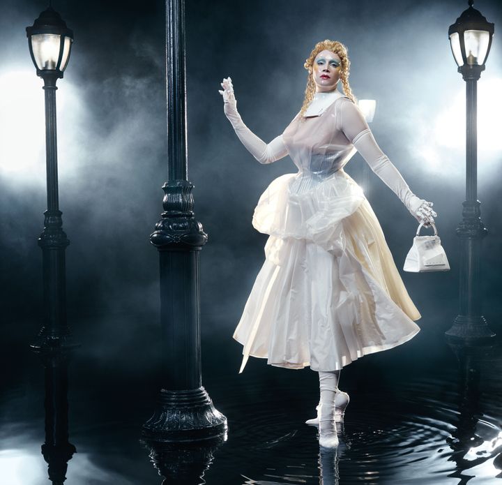 モデルで俳優のグウェンドリン・クリスティー。『VOGUE JAPAN』6月号より。