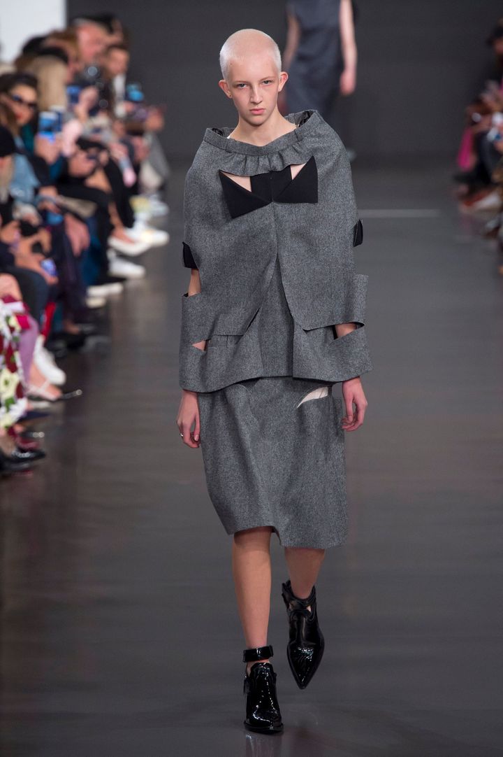 メゾン マルジェラ 2019年春夏コレクションより。