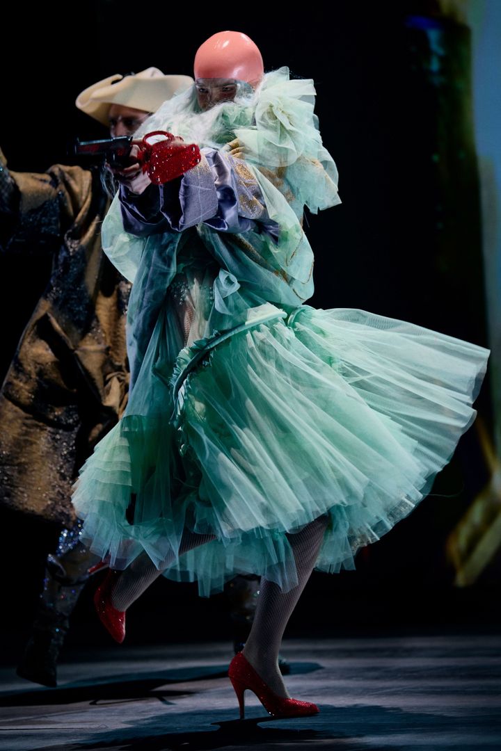 メゾン マルジェラ、2022-23年秋アーティザナルコレクションより。