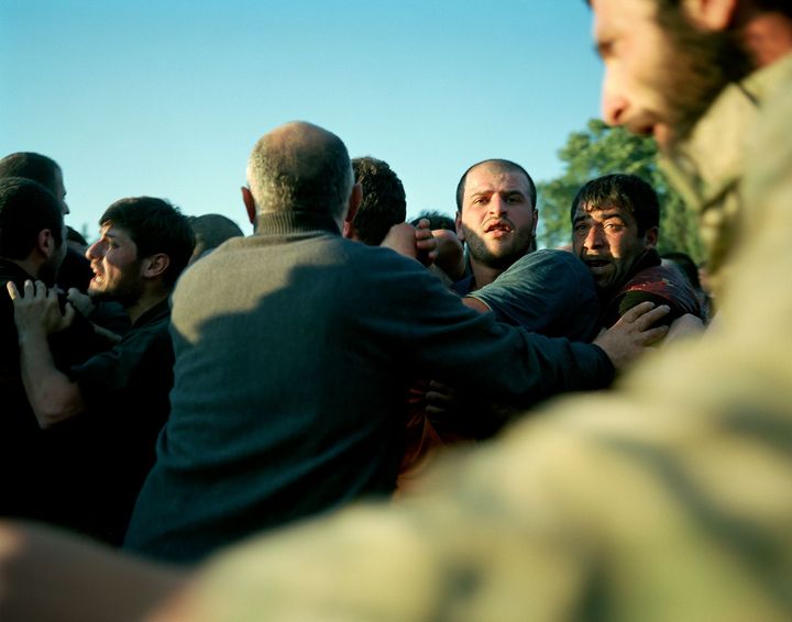 Supported by Fujifilm 会場_ くろちく万蔵ビル Photo: Clothed in Sunny Finery, Okayama, 2018 © Keijiro Kai