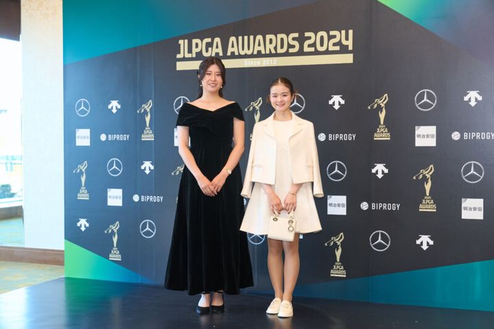 女子プロ、“美ドレス姿”で勢揃い！竹田麗央、山下美優有が登場【JLPGAアワード】
