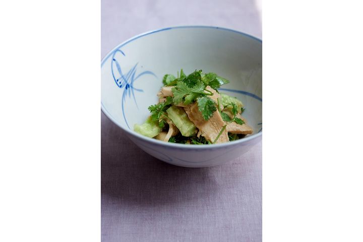 塩麹で漬けて蒸す“バンバンジー”