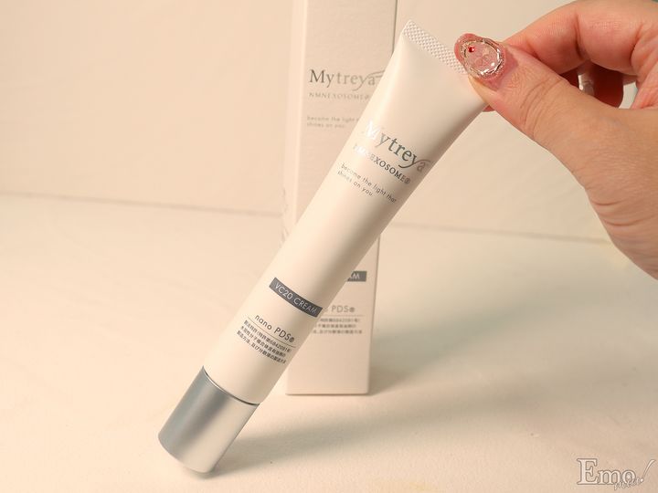 肌表皮＆角質層に確実に届く次世代特許浸透技術nano PDSを使った世界初*²3種のビタミンCがなんと20%配合されたクリーム新登場