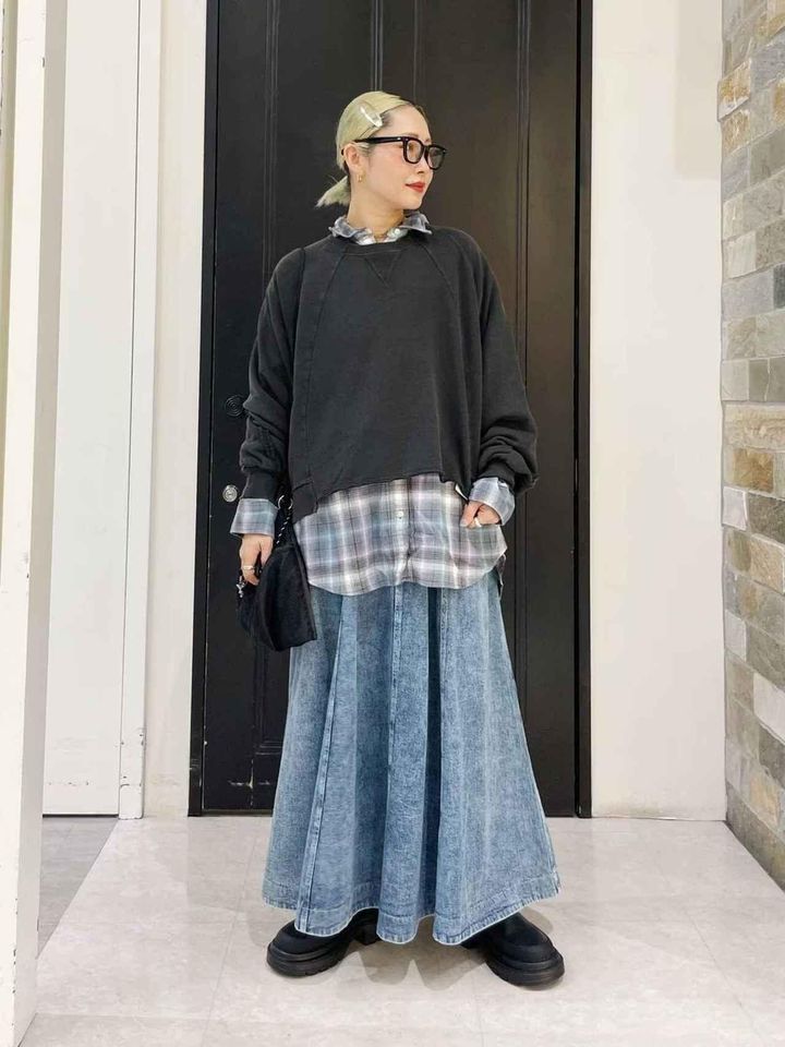 画像: 【niko and …】「アウトリンキングブリーチプルオーバー」（チャコール、アイボリー、ブルー、パープル）￥4,900（税込）