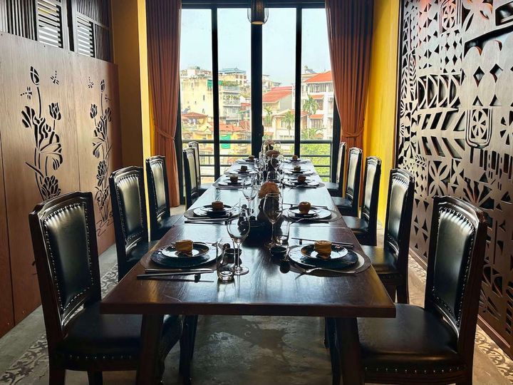 窓から見える街並みも絵になる