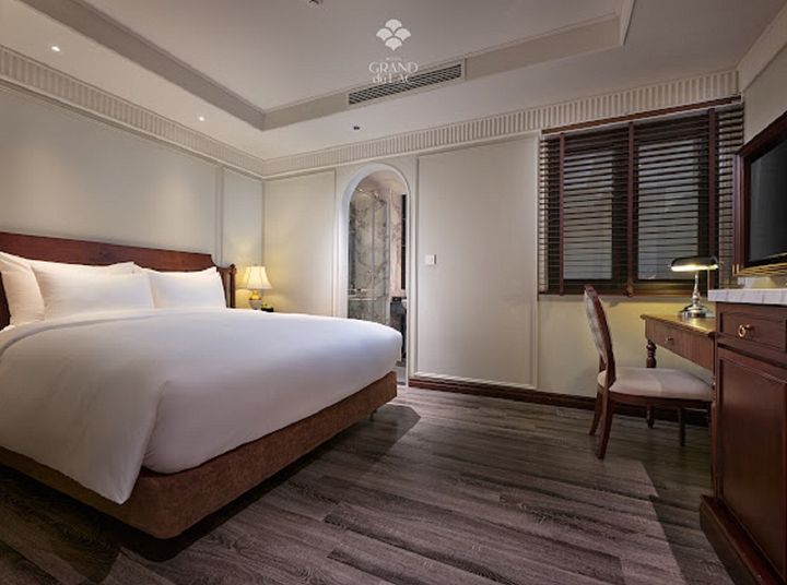 Colonial Deluxe Double Internal Window／Grand Hotel du Lac Hanoi