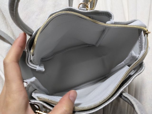 バッグ内部