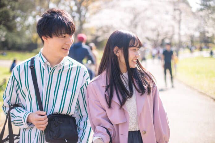 街コンとマッチングアプリの違いとは？ 効率よく出会えるのはどっち？