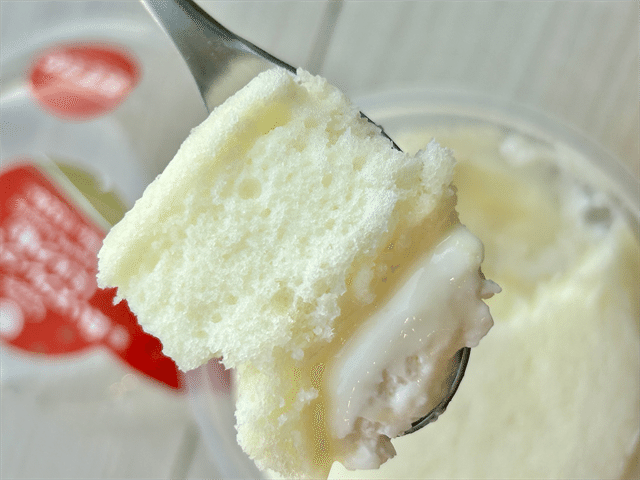 白いスフレ・プリン（ミルク味） スプーン