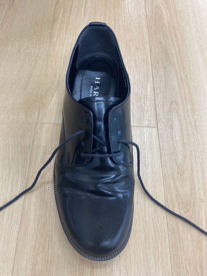 靴紐のおしゃれな結び方・通し方を蝶結びから変わり種まで解説【革靴・スニーカー】