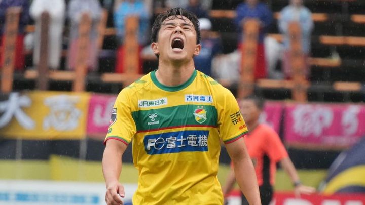 【インタビュー】J2ジェフユナイテッド千葉DF岡庭愁人が母校の先輩からもらった言葉…未知のコンバートを乗り越え「熱くて、強い選手になる」