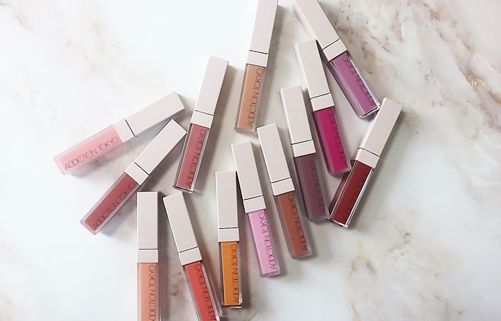 溶け込む血色感で洗練した顔立ちに仕上がるアディクションの新作チーク