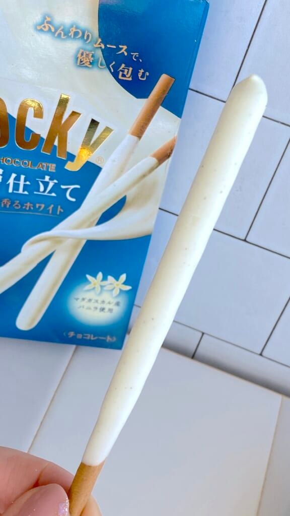 令和のムースポッキー 箱菓子を超えたリッチさ！「ポッキー2層仕立て＜バニラ香るホワイト＞ 」チョコたっぷり