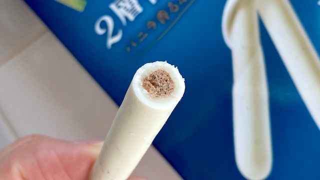 令和のムースポッキー 箱菓子を超えたリッチさ！「ポッキー2層仕立て＜バニラ香るホワイト＞ 」断面
