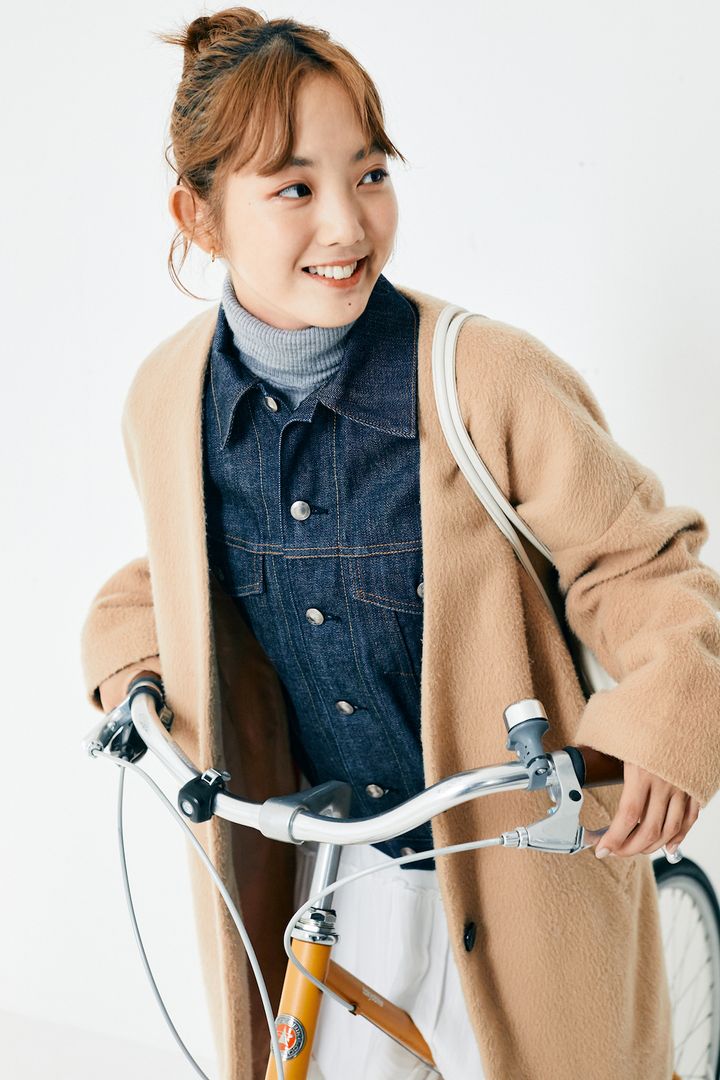 いつものコートにデニムジャケットをINしてクラスアップしよう！【FUDGE FRIEND おしゃれさんの毎日コーディネート vol.480｜鈴木楽々】