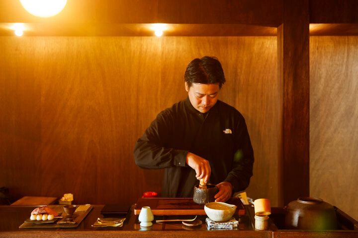 昭和レトロな雰囲気が残る空堀商店街にある、焼き芋スイーツ×日本茶カフェ「芋屋 頂 -itadaki-」
