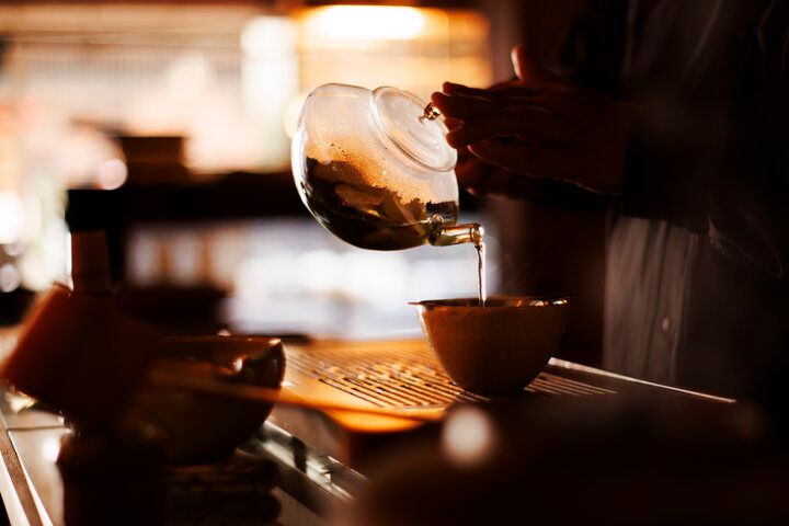 昭和レトロな雰囲気が残る空堀商店街にある、焼き芋スイーツ×日本茶カフェ「芋屋 頂 -itadaki-」