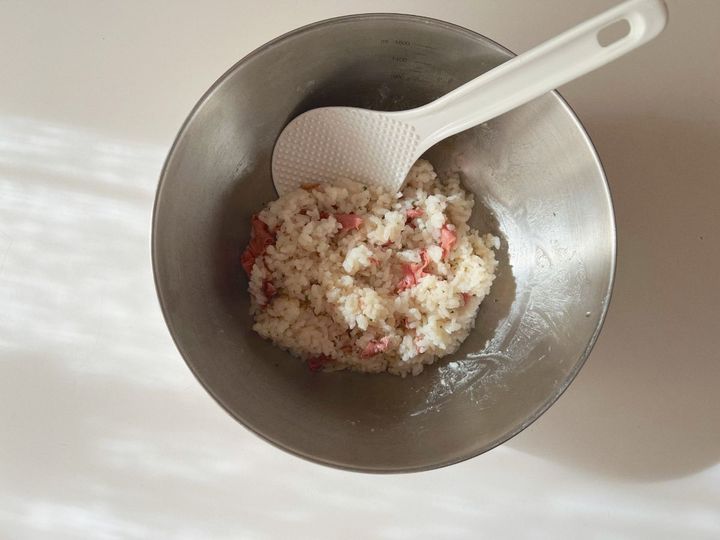 【簡単クリスマスレシピ】おもてなしにも♪ 一口ローストビーフのパリおにぎり【渡辺友美子のパリおにぎりのレシピ vol.5 〜レシピで旅するヨーロッパ〜】