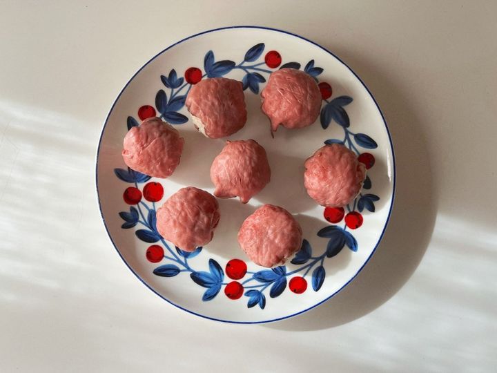 【簡単クリスマスレシピ】おもてなしにも♪ 一口ローストビーフのパリおにぎり【渡辺友美子のパリおにぎりのレシピ vol.5 〜レシピで旅するヨーロッパ〜】